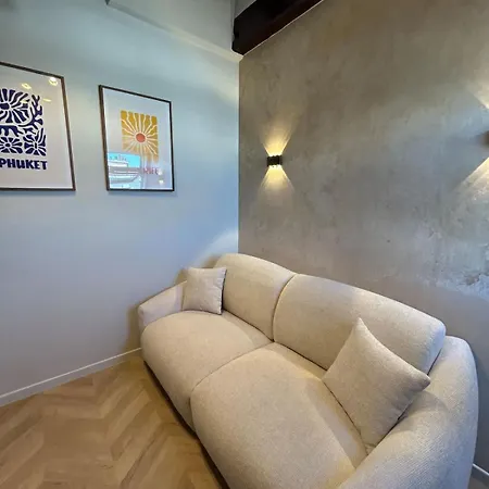 De Luxe Parc Monceau Apartment *
